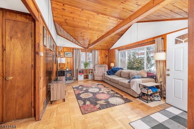 10 Lake Shore Rd