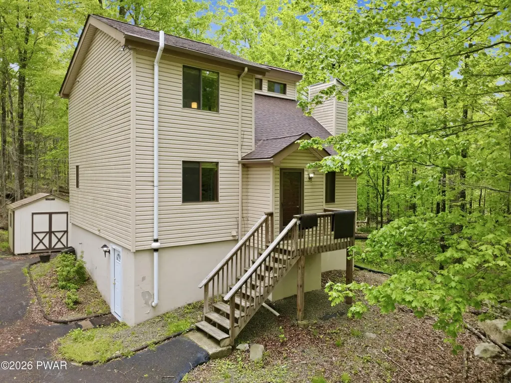 34 Split Rail Ln