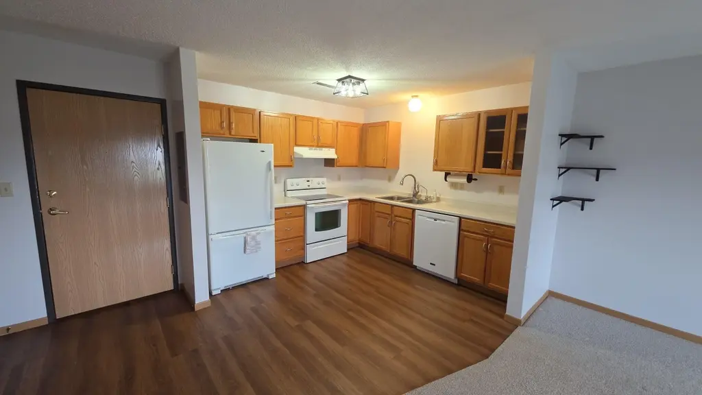 820 1st St NE #109