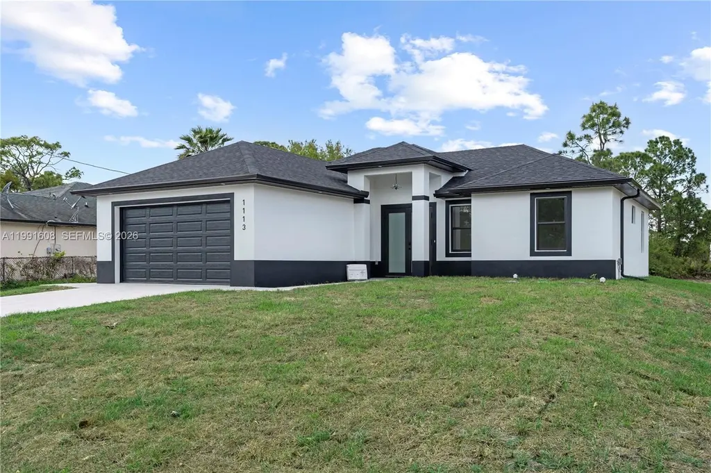 1113 Enrique St E