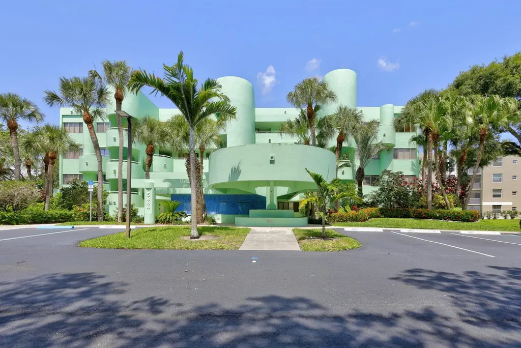 5884 Morningstar Cir #406
