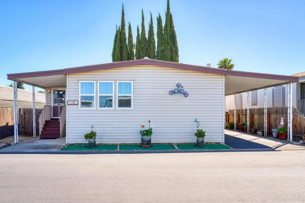 1830 E Yosemite Ave #116