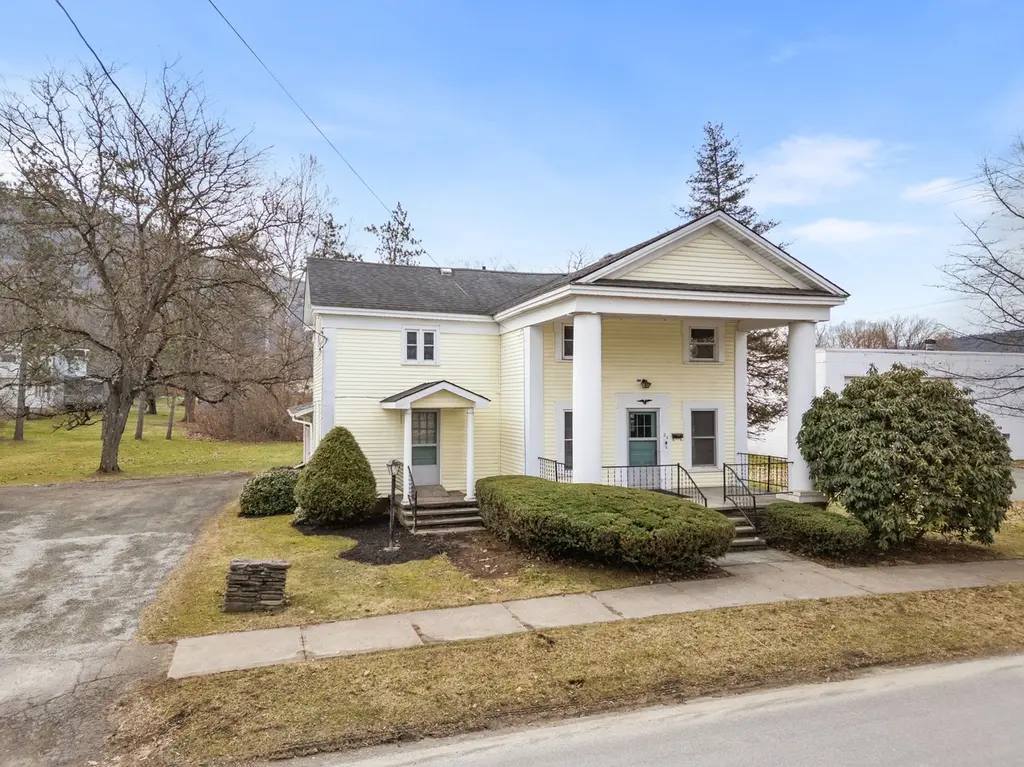 26 Laurel Bank Ave