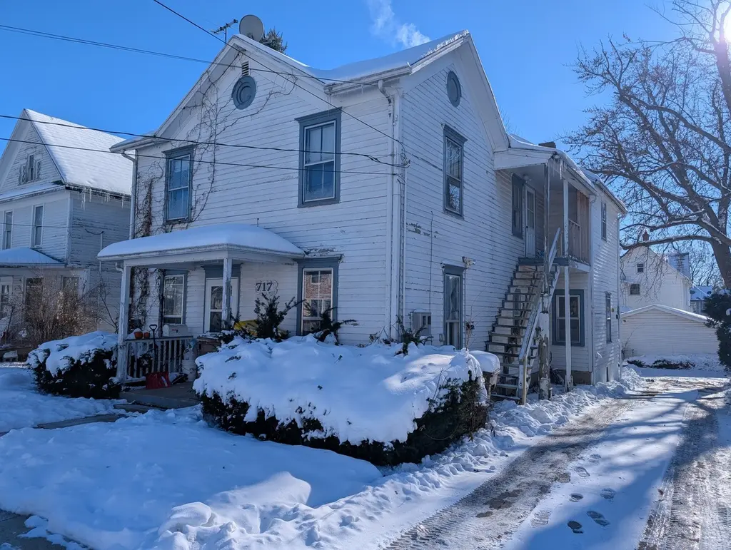 717 W Pleasant St