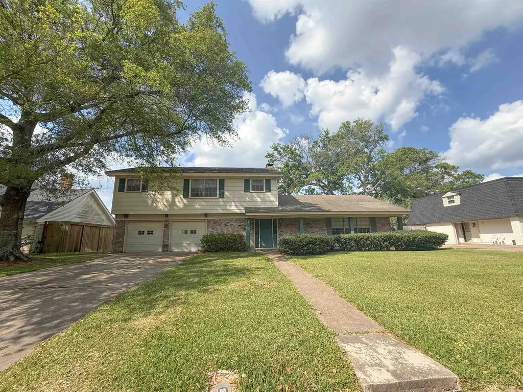 5970 Tangledahl Ln