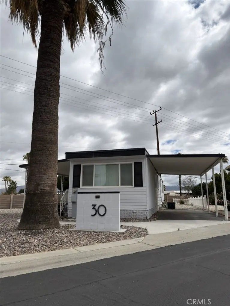 260 N Lyon Ave. Space 30
