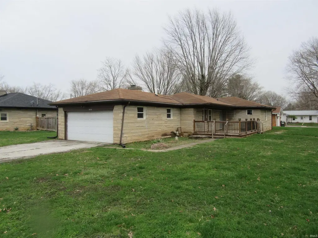 1616 W Lakeview Dr