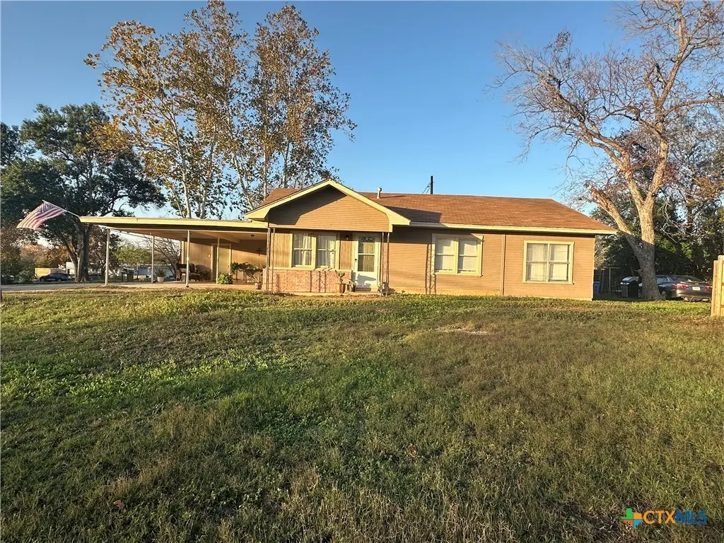 3081 S Stockdale Hwy. St