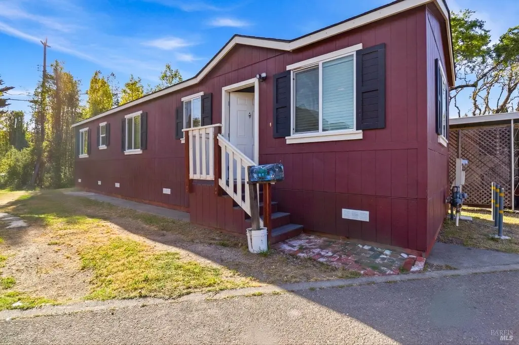 117 Silver Dr