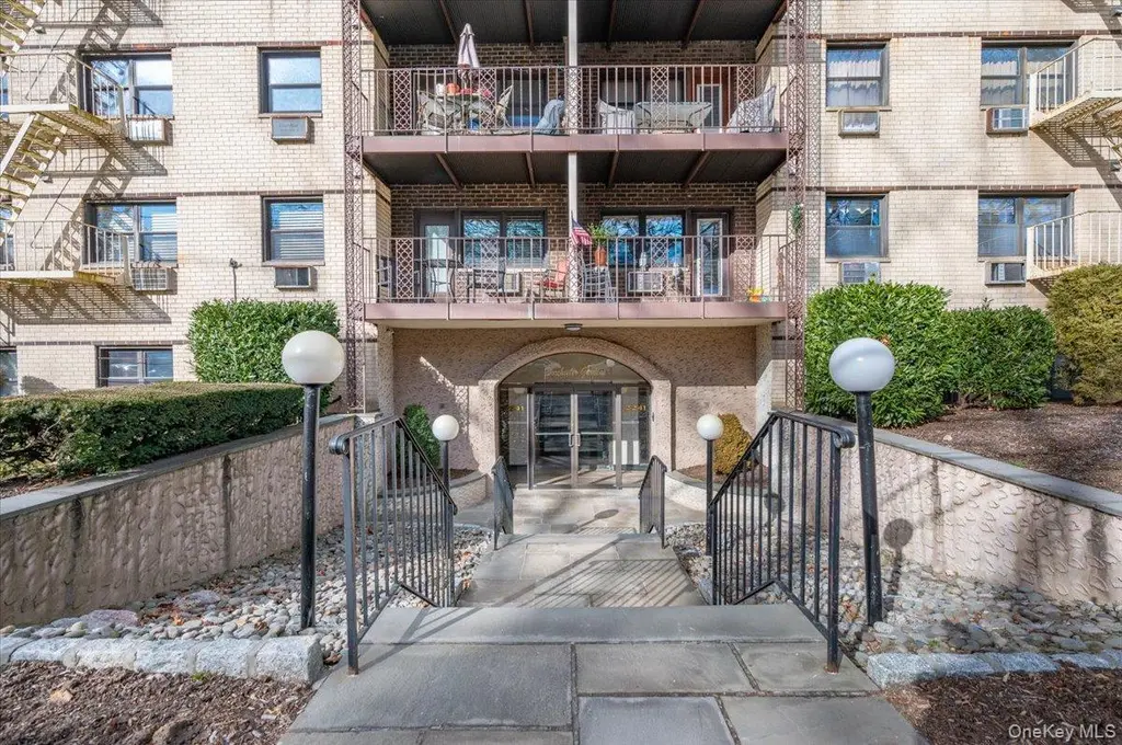 2241 Palmer Ave Unit 2P