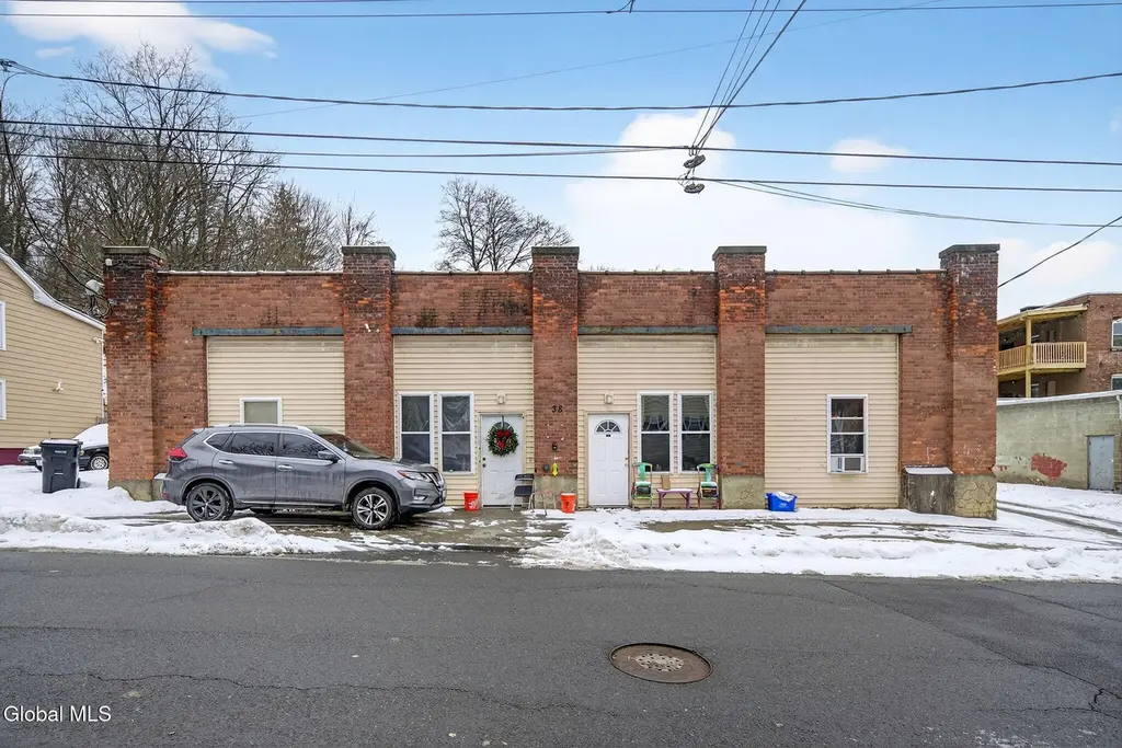 38 Tyler St