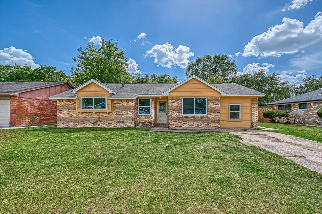 5606 Elm Springs Dr
