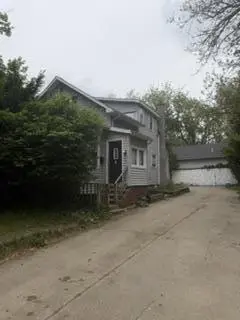 108 Hutchinson St