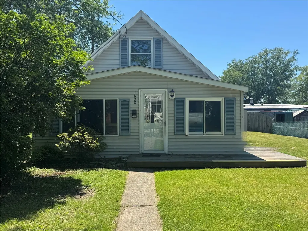 1800 Center St