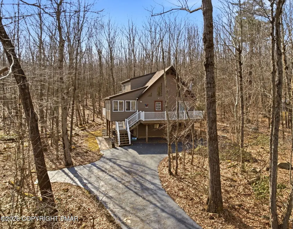 124 Country Club Dr
