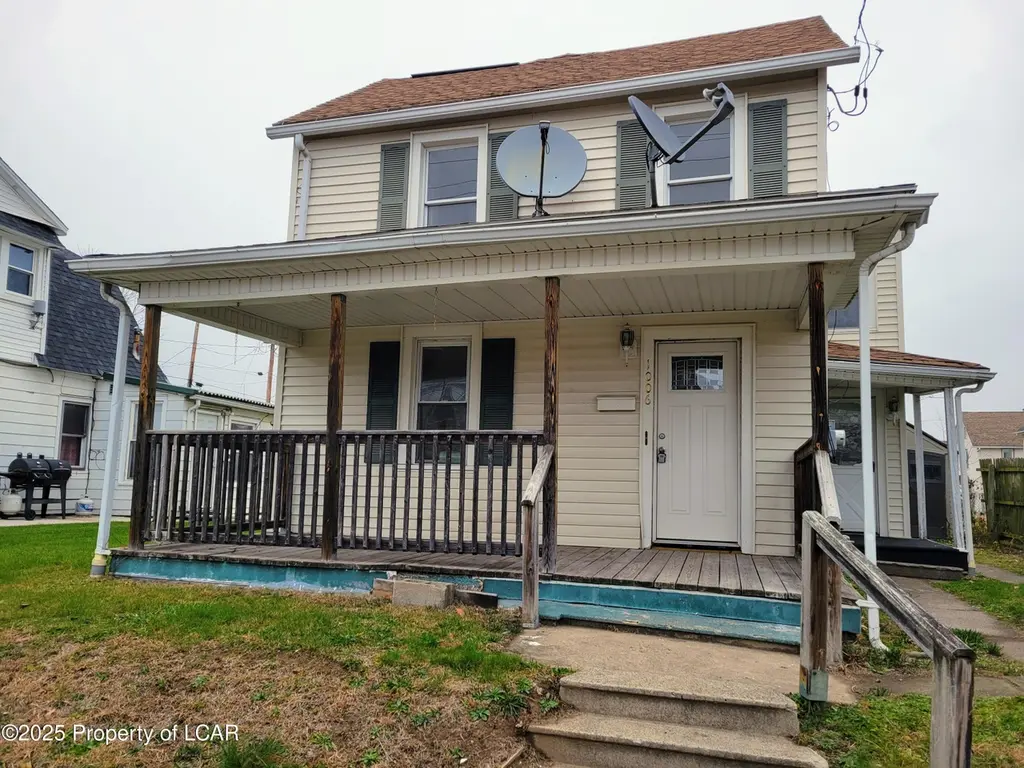 1006 Pine St