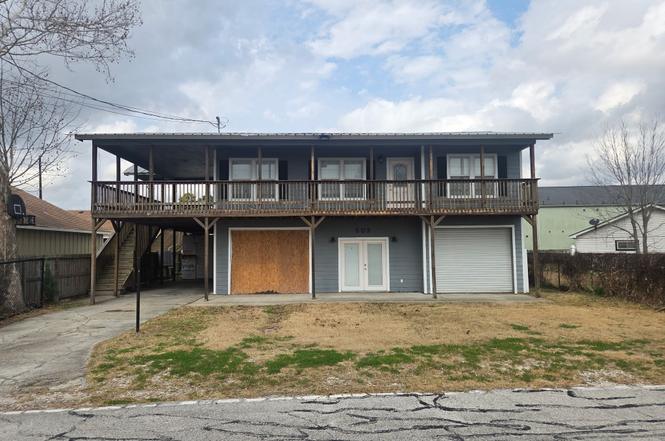 503 Pine Ln