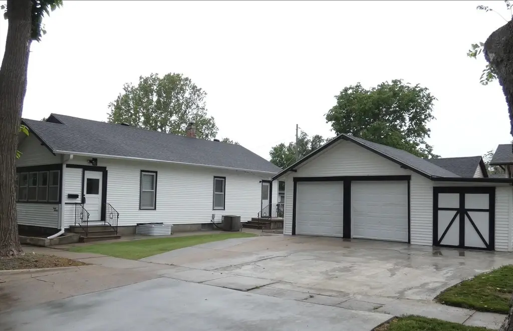 2014 8th Ave
