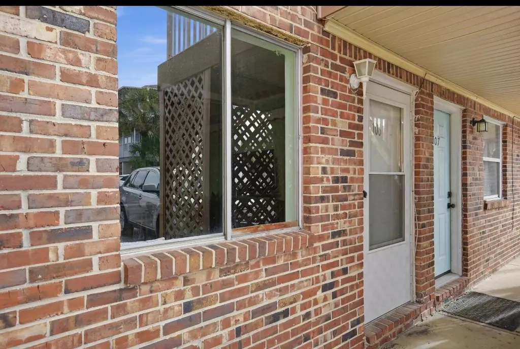 315 Bream. Ave Unit Ave #106