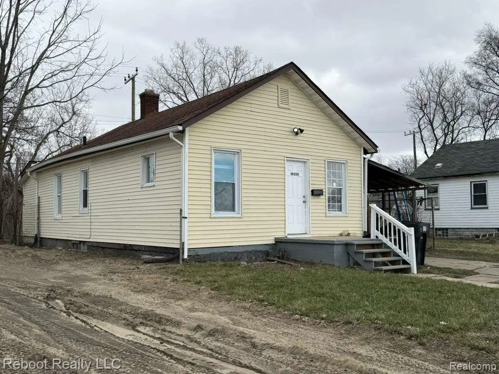 10028 Petoskey Ave