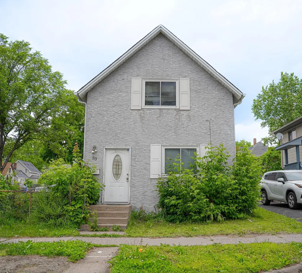 89 Winnipeg Ave