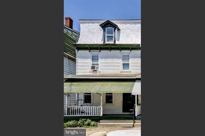 239 Conover St