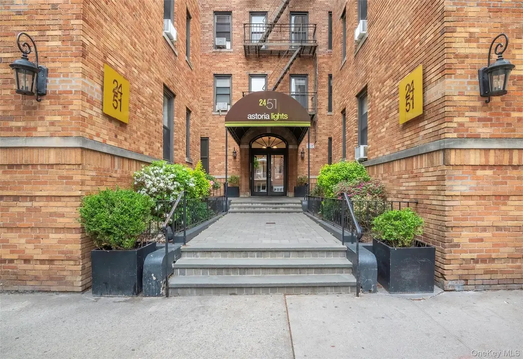 24-51 38 St Unit A4