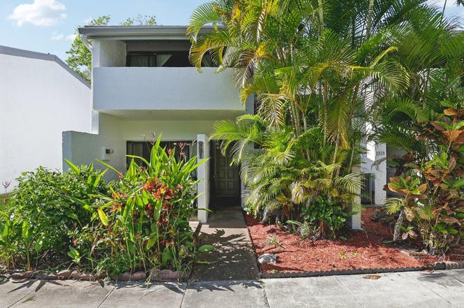19232 NE 25th Ave Unit 221b