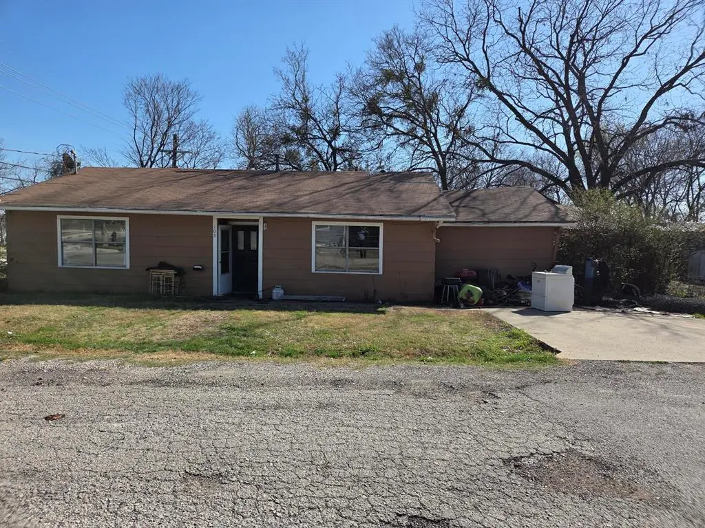 105 Royal Ln