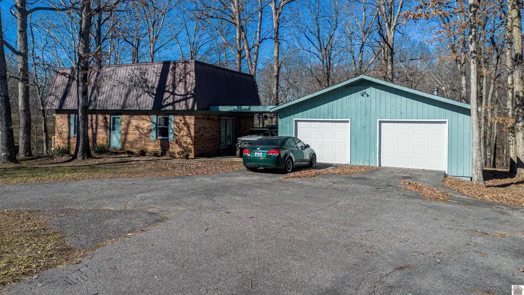 181 Woodland Dr