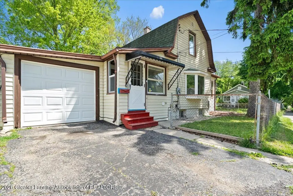 536 Leslie St