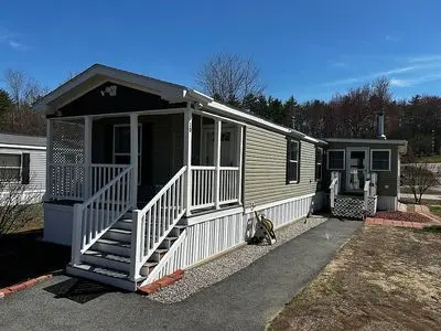 10 Lamp St
