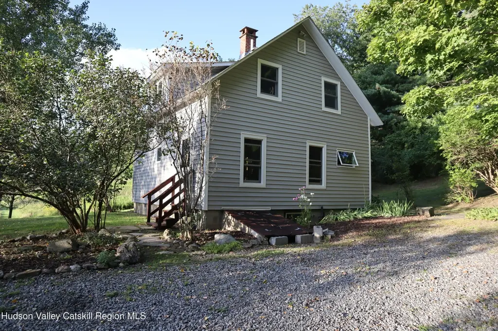 861 Snydertown Rd