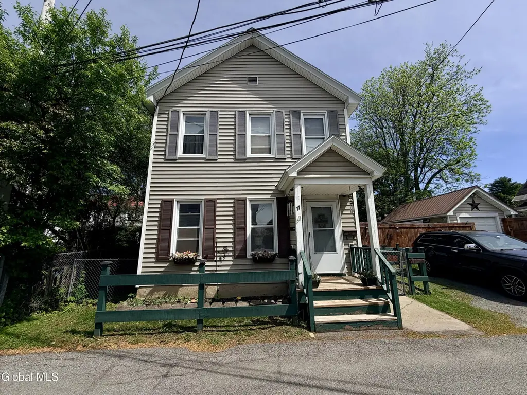 11 Court St