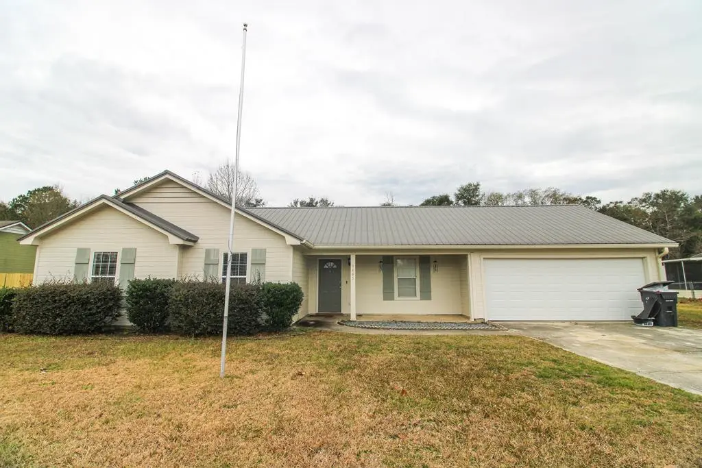 3885 Brookfield Dr