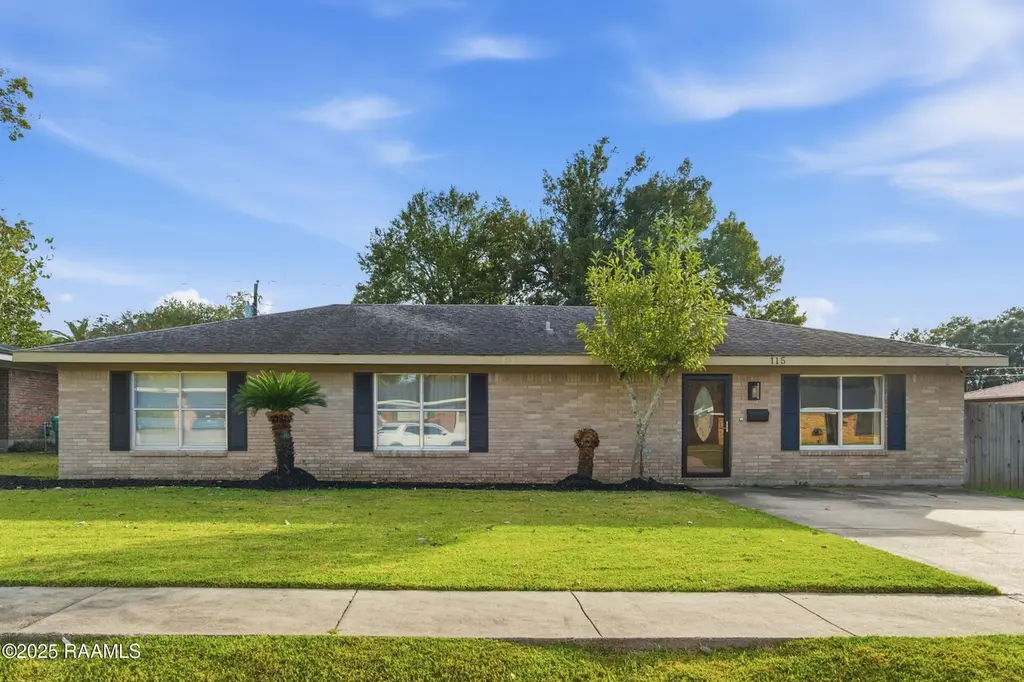 115 Patricia Ann Pl