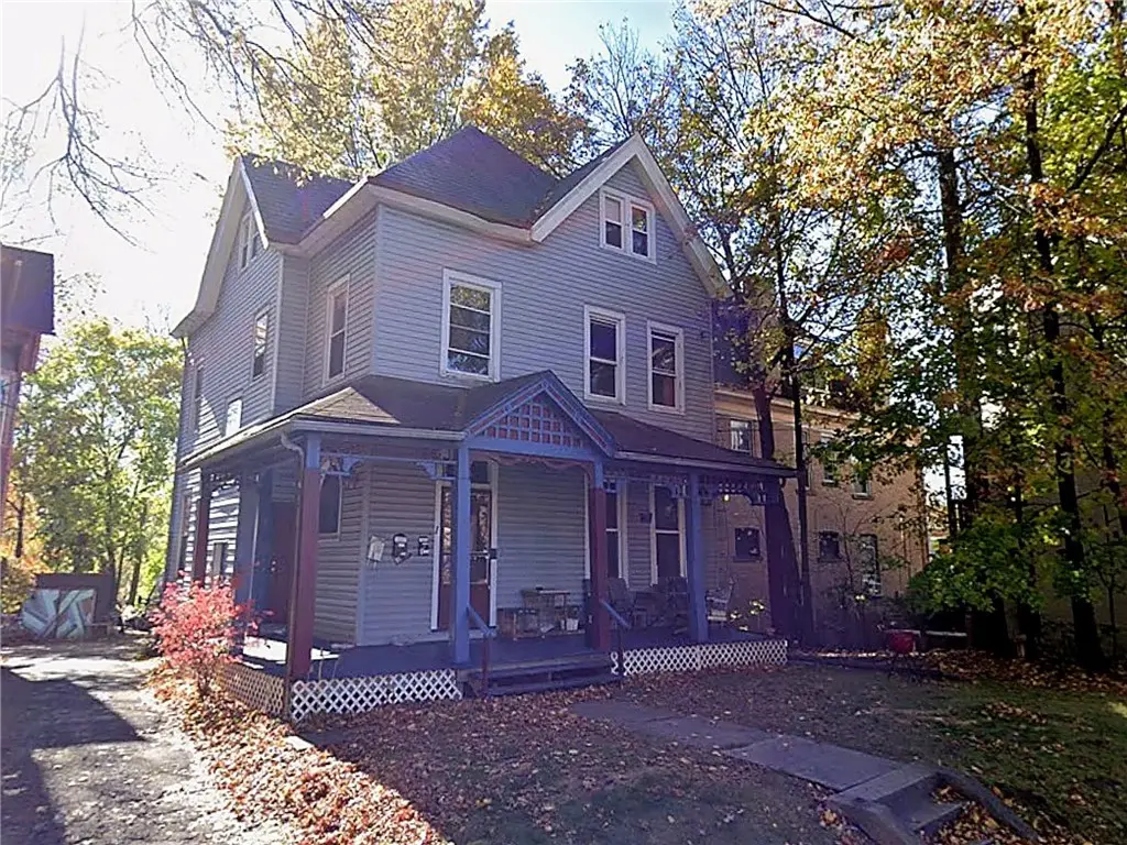 110 Elm St