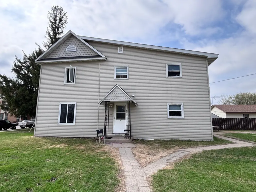 322 5th Ave E