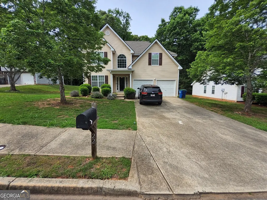 220 Laura Cir