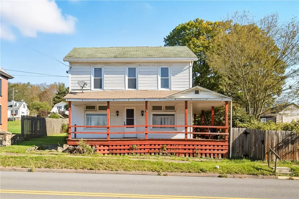 925 Main St