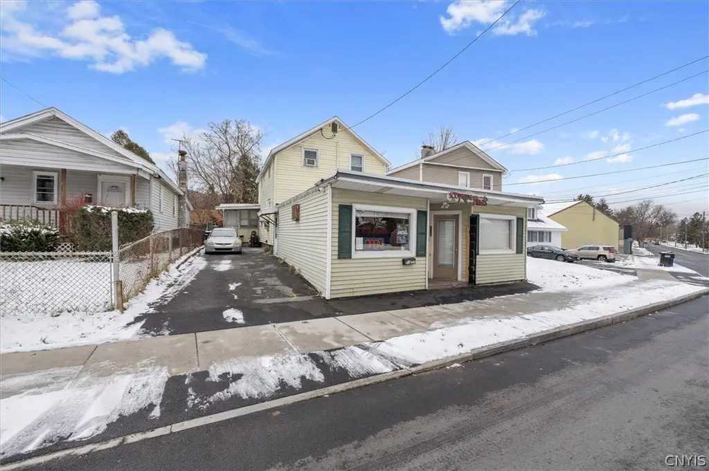 1516 Valley Dr