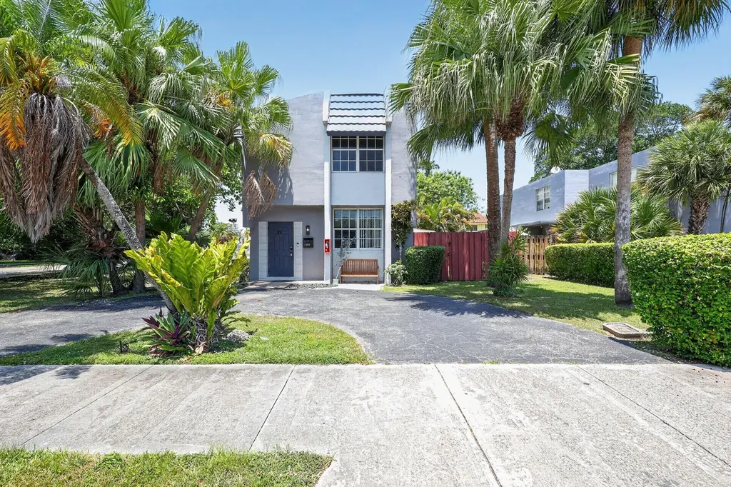 251 NE 142nd St Unit 21a
