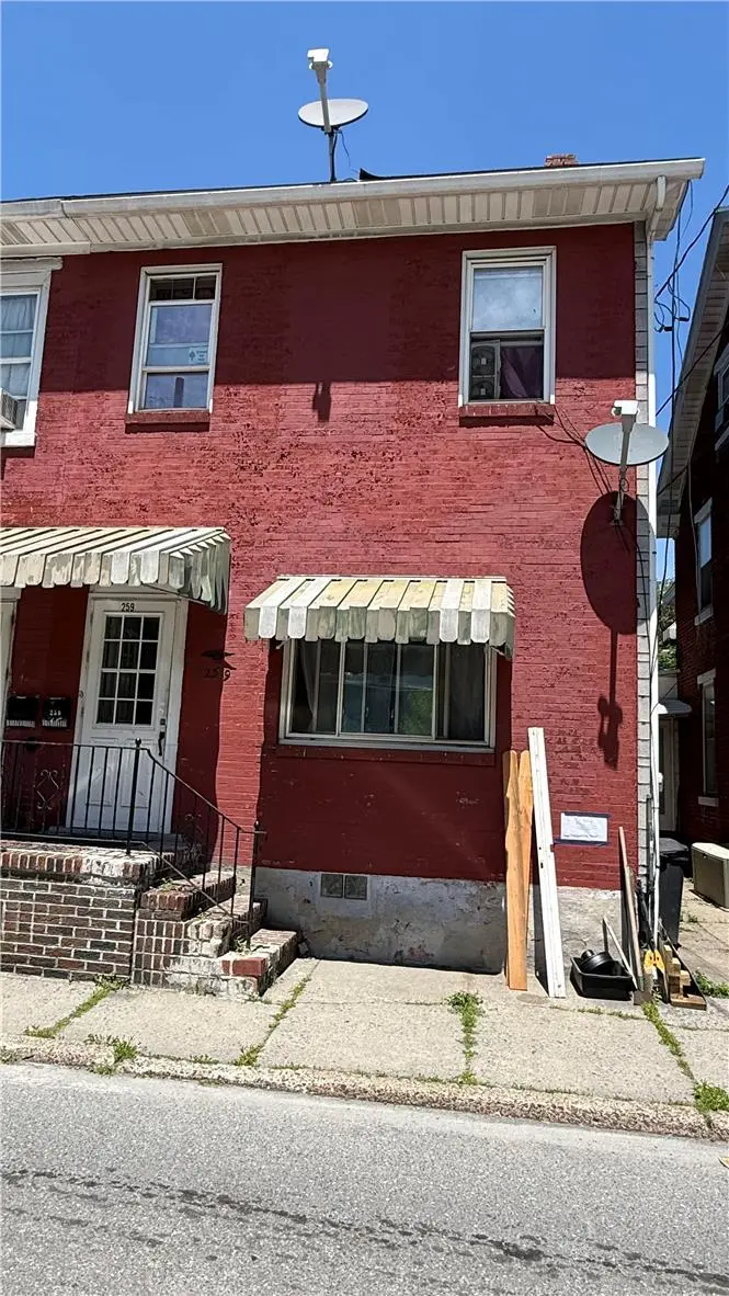 259 W Rowe
