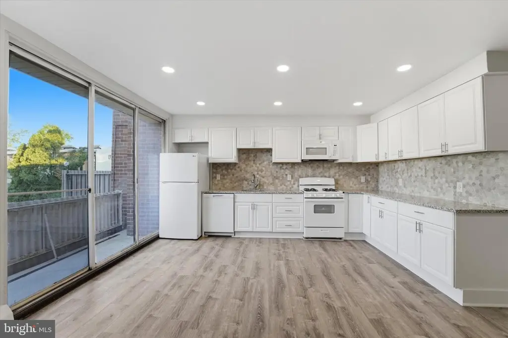 100 E Glenolden Ave Unit R-10