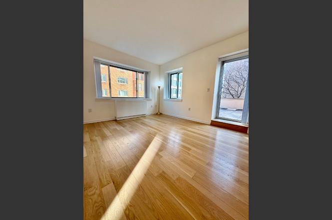 2279 3rd Ave Unit 3C