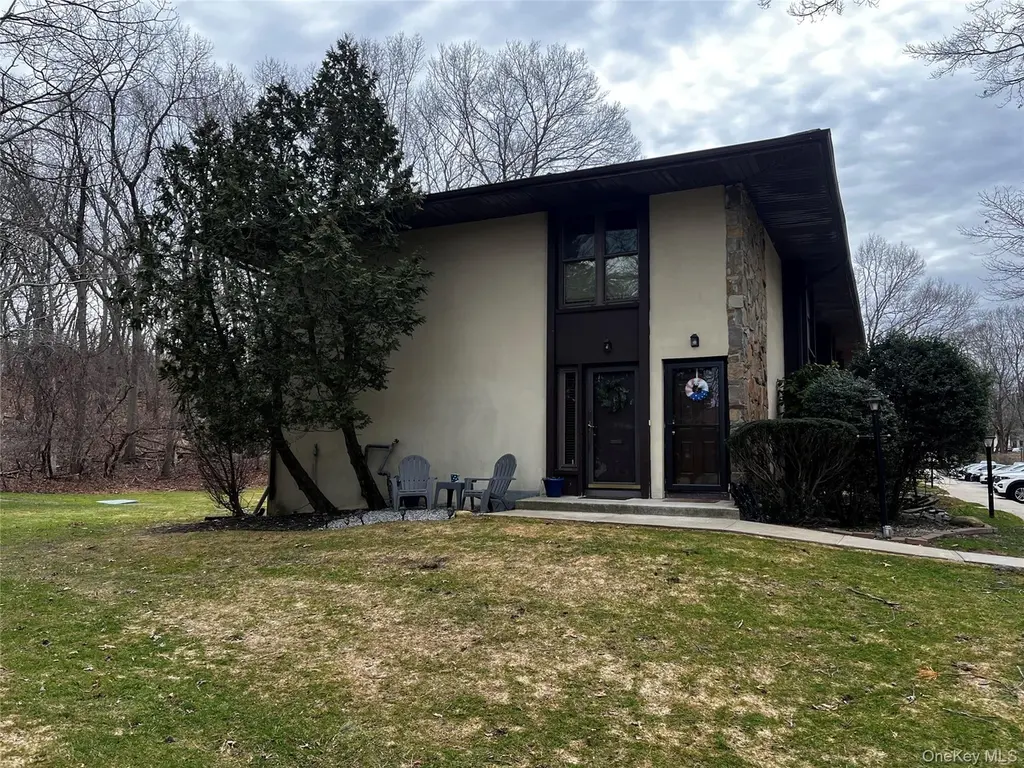 1 Pine Ct #1