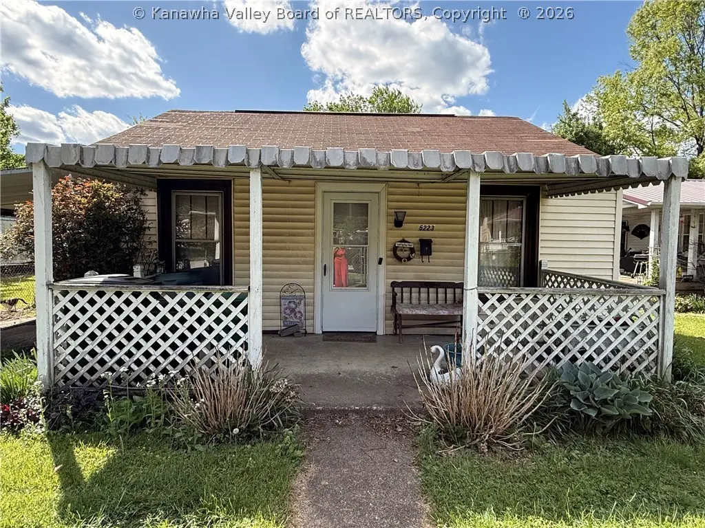 5223 Raven Dr
