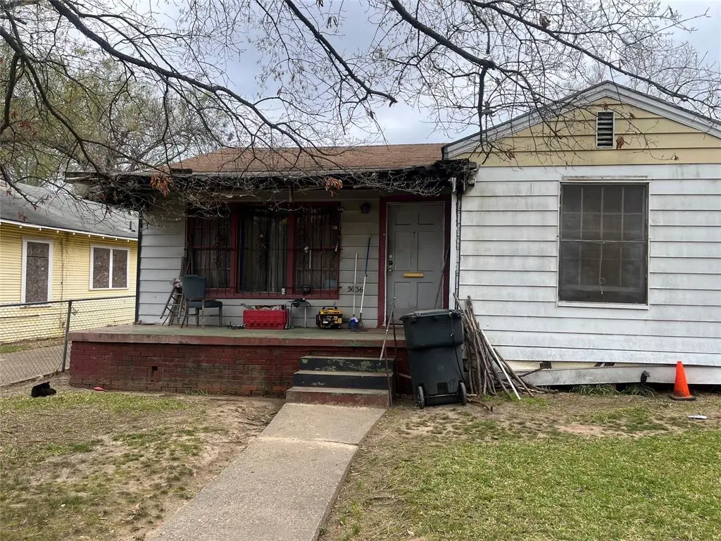 3036 Regent St