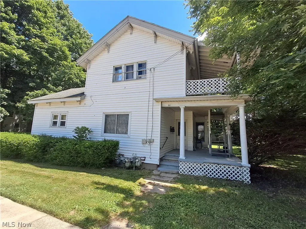 52 Eagle St