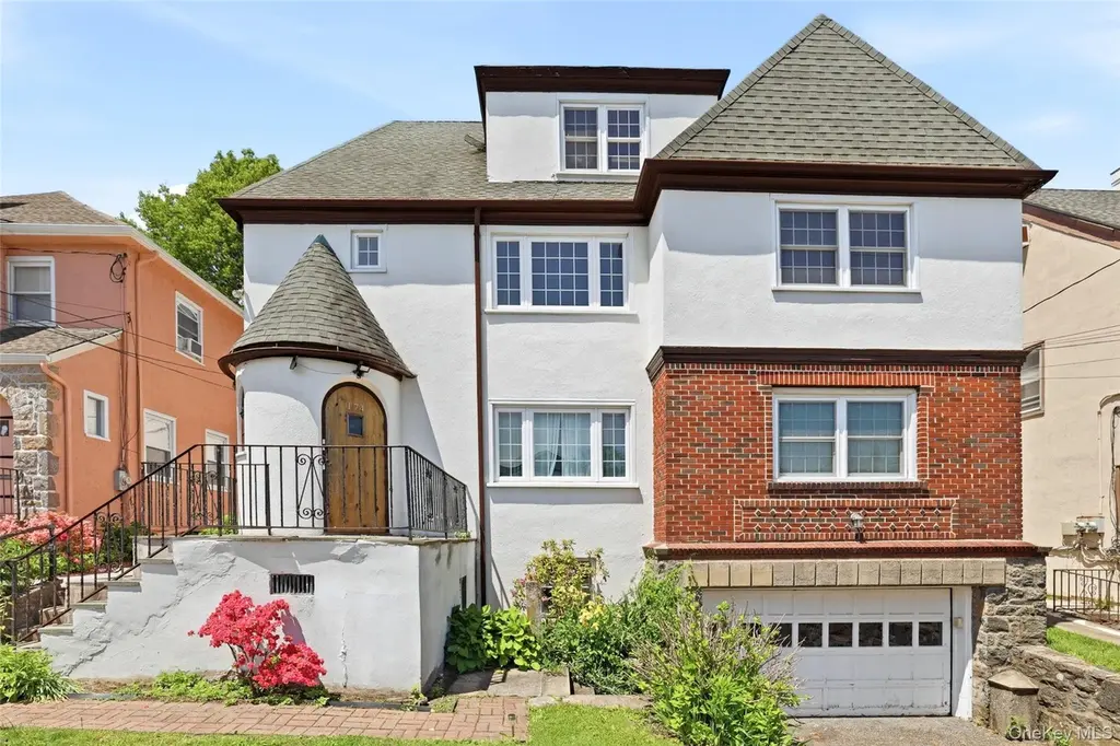 174 Fairview Ave
